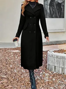 Detailansicht eleganter schwarzer zweireihiger Wollmantel fuer Damen Winter Mode Outdoor