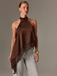 Damen Sommer ärmelloses Halter Satin Top mit asymmetrischer Spitzenborte, elegant.