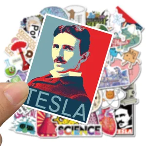 Detaillierte Nahaufnahme des Nikola Tesla Wissenschaftsaufklebers, ideal für Laptops und Bücher.