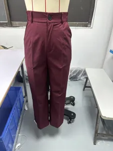 Pantalone da donna vita alta gamba dritta rosso vino elegante ufficio chic moda
