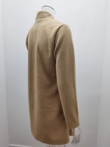 Klassischer einfarbiger Wollmantel mit Stehkragen für Damen, elegante Winter Oberbekleidung.