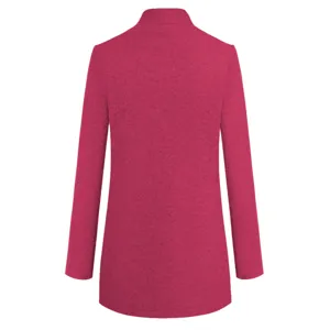 Detailansicht der Rückseite einer einfarbigen rosafarbenen Stehkragen Fleece Winterjacke.