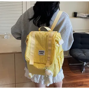 Casual large capacity nylon backpack for women 2025 new lightweight versatile travel school bag.