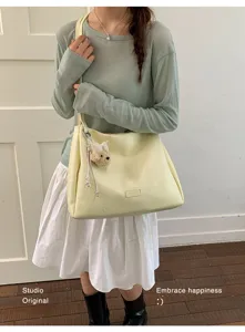 Sac cabas bandoulière grande capacité pour femme sac fourre-tout tendance pour l'été.