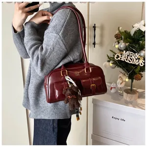 Retro Damen große Kapazität Schulter Achsel Kissen Tasche mit Taschen und Bären Anhänger.