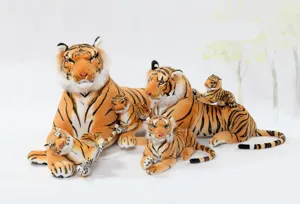 Ensemble de peluches tigre realistiques, animaux en peluche doux pour enfants, belle deco.