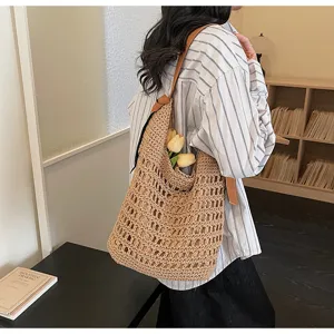 Franse stijl hol geweven schoudertas, casual strooien crossbody tas met bruine riem.