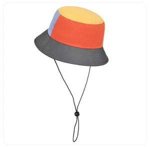 Cappello da pesca outdoor multicolore con cordino regolabile, cappellino parasole leggero.