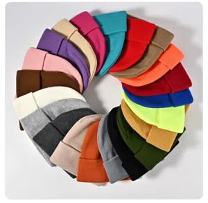 Gorro de punto colorido invierno cálido color sólido casual suave gorro de lana mayorista