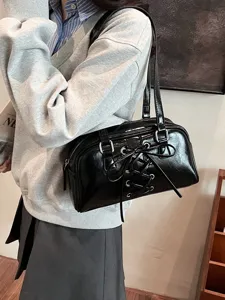 Schwarze Lackleder Umhängetasche für Damen, vintage Schleife Kissen Handtasche Büro.