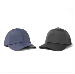 Leichte schnell trocknende Baseballkappe Detailansicht, atmungsaktiver Hut in Marineblau Schwarz.
