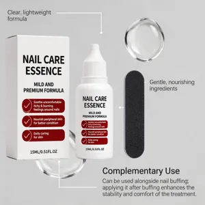 Nahaufnahme der Nagelpflegeessenz in Flasche mit Wassertropfen und professioneller Feile.