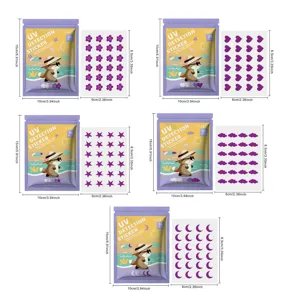 Vue détaillée des autocollants UV avec dimensions et 5 variantes de motifs mignons.
