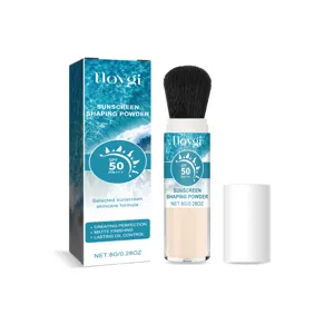 Poudre solaire minérale Hoygi avec pinceau intégré, légère et contrôle du sébum.