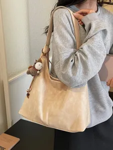 Sac à épaule souple en suédine grand format pour femme, sac cabas hobo tendance avec charm cheval.