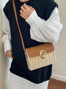 Retro straw woven crossbody bag for women, chic leather flap shoulder bag with metal ring.