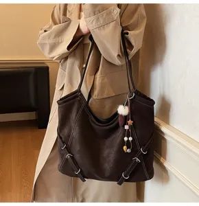 Vintage large capacity shoulder tote bag for women, stylish autumn winter commuting bag.