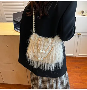 Modische Plüsch Fransen Umhängetasche mit Perlenriemen Winter koreanische flauschige Tasche.