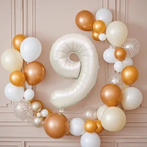Cremeweisse Nummer 9 Folienballon Bogen Set für Geburtstag Party Dekorationen und Event Kulisse.