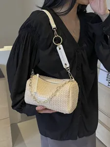 Borsa a tracolla in paglia chic da donna, elegante borsa estiva con dettagli a catena.