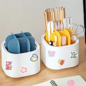 Dettaglio di adesivo decorativo estetico con citazioni carine e design pastello per diario.