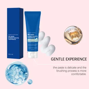 Détail du dentifrice nano-hydroxyapatite avec menthe fraîche et texture douce et saine.