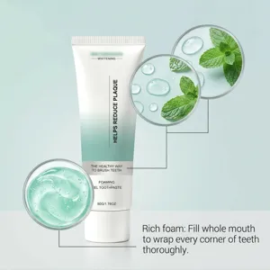 Vue détaillée du dentifrice en gel rafraîchissant à la menthe pour un nettoyage dentaire.