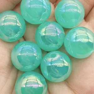 Perles rondes en acrylique irisé gelée verte pour fabrication de bijoux artisanaux et sacs.