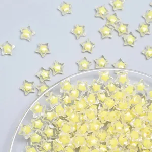 Perline a stella in acrilico trasparente per la creazione di gioielli fai da te perfetti.