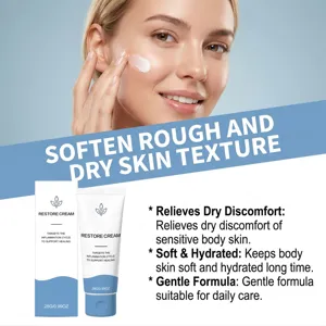 Vue détaillée de l'application de la crème, soin visage hydratant, texture douce.