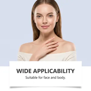 Vue détaillée de l'application de soin pour le visage et le corps à la texture douce.