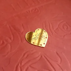Goldenes Acryl Herz Kuchentortenaufsatz fuer Valentinstag Party Dessert Tisch Dekoration.