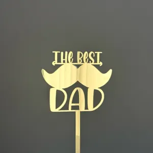 Magnifique cake topper meilleur papa en acrylique doré pour la fête des pères.