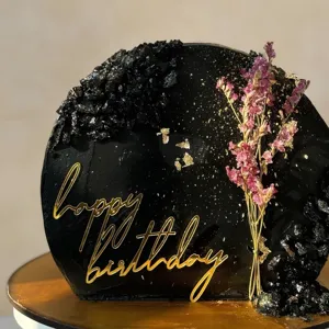Set de adorno de pastel de feliz cumpleaños de acrílico, roca negra y flores secas.