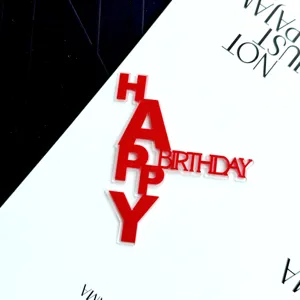 Cake topper joyeux anniversaire en acrylique rouge, decoration elegante pour gateau de fete.