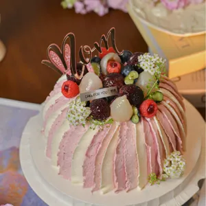 Torta Festa della Mamma topper acrilico Mom inserto crema rosa frutta vista principale