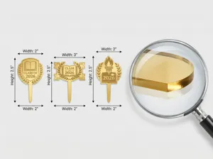 Goldene Acryl Tortenaufleger zum Schulabschluss 2026 Detailansicht mit genauen Maßen.