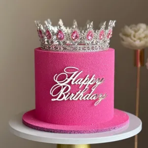 Ensemble de decoration degateau joyeux anniversaire avec couronne en strass argente.