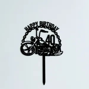 Vista detallada del adorno para pastel de motocicleta negra, decoración de cumpleaños en acrílico.