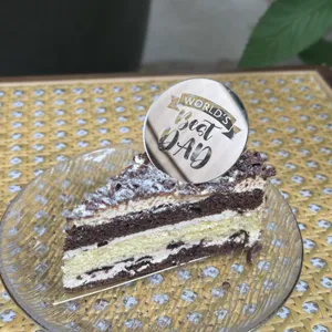 Father's Day cake topper decoration, metallic round dad sign for celebration parties.