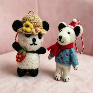 Handgemachte Filz Tier Schlüsselanhänger süßer Panda Bär Taschenanhänger Detailansicht