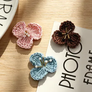 Handmade crochet 3-petal flower DIY accessories, cotton straw thread cute flower for hair clips.