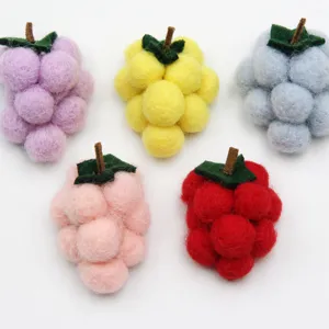 Accesorios de manualidades DIY de frutas de uva de fieltro de lana colorida para pinzas de cabello