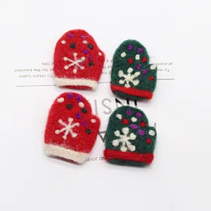 Wool felt Christmas gloves DIY accessories, handmade snowflake brooch and tree decor.