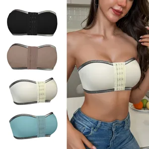 Trägerloser Bandeau-BH ohne Bügel mit Frontverschluss und glitzernden Kanten für den Sommer.