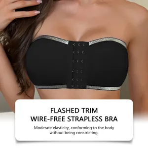 Trägerloser bügelloser Bandeau-Bra mit silbernem Glitzer-Besatz und Vorderverschluss.