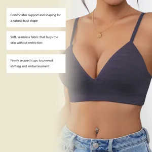 Bralette sans coutures à col en V profond avec soutien confortable et forme naturelle.