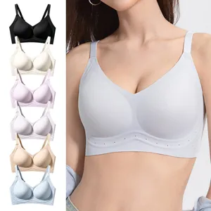 Seamless jelly plus size bra with soft support and breathable wireless design for daily comfort.