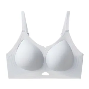 Lichtgrijze naadloze beugelloze comfortbeha met ademende voorgevormde cups voor dagelijks.