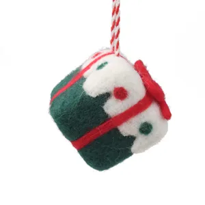 Ornement de boîte cadeau de Noël en feutre de laine décoration suspendue d'arbre